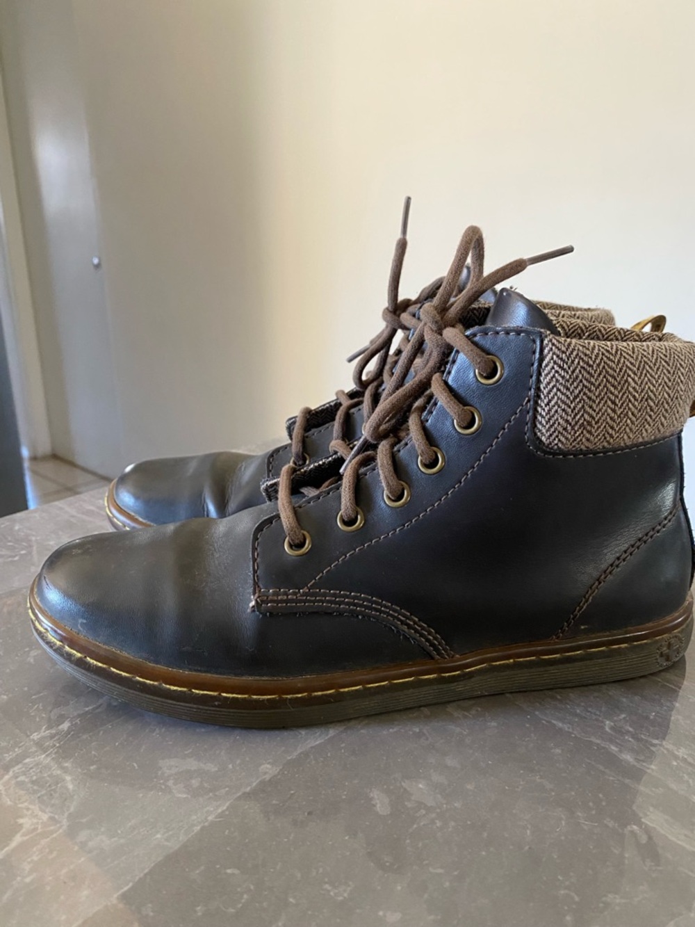 Dr. Martens Maelly Leather Ankle Boots Women 8 Lace-Up Herringbone Collar Grunge